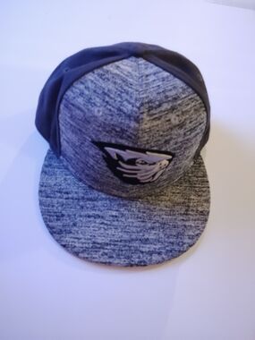 Nike Grey and Black Men's Snapback Hat with Graphic Patch